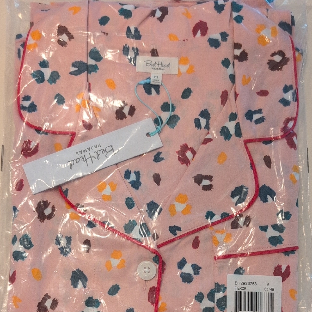 NWT Bed Head Classic Cotton Long Sleeve Pink Pajamas- Fierce Pattern, Size M